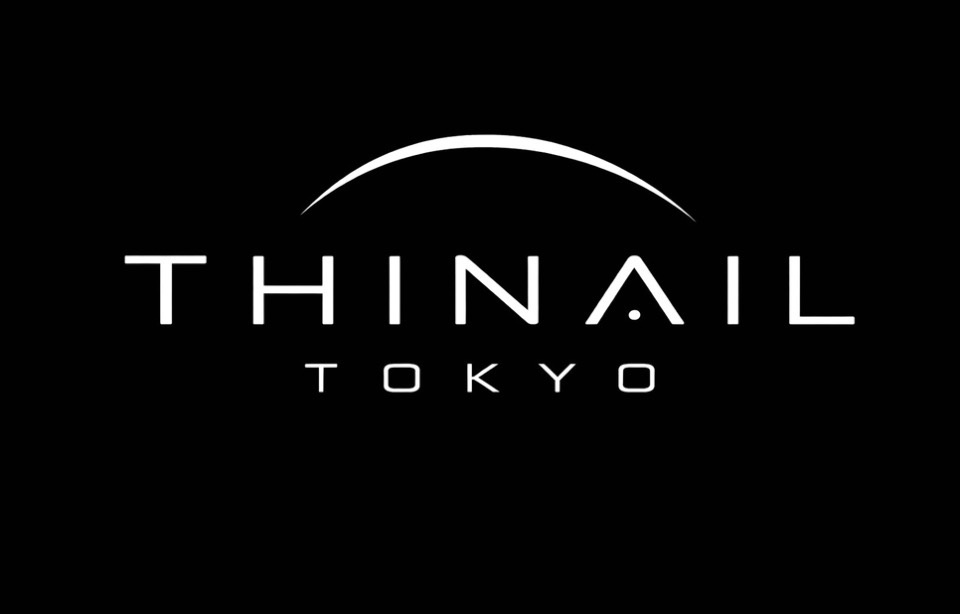 THINAIL TOKYO ロゴ 白